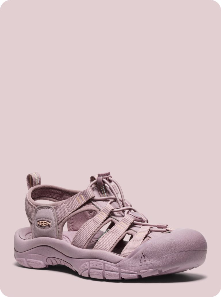 Women's Newport      >