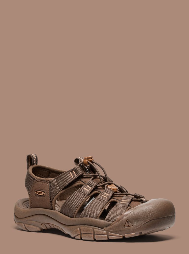 Men's Newport      >