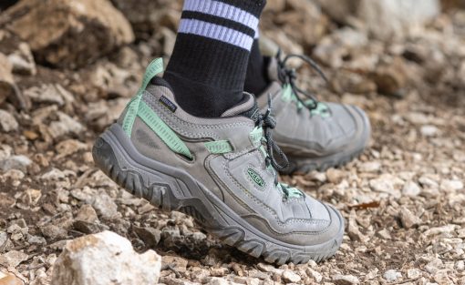 Women's Targhee IV Waterproof Hiking Shoe  |  Brindle/Nostalgia Rose - Image 7