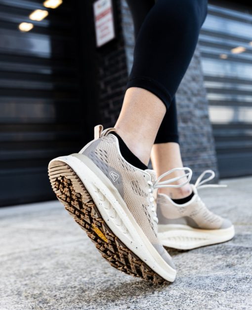 Women's WK400 Walking Shoe  |  Black/White - Image 9