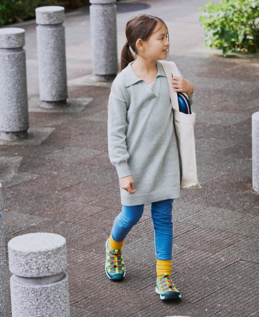 Big Kids' Motozoa Sneaker  |  Sea Moss/Scarlet Ibis - Image 8