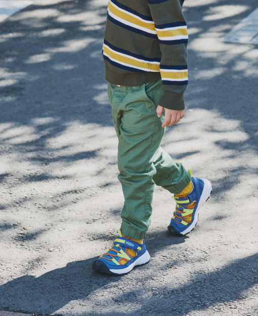 Big Kids' Motozoa Sandal  |  Vintage Indigo/Scarlet Ibis - Image 7